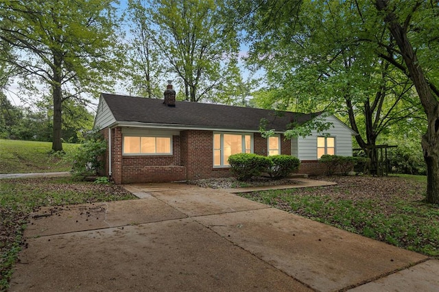 1202 Kroeger Dr, Dellwood, MO 63135 - photo 2
