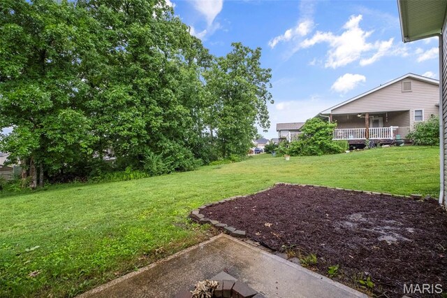 30 Citori Ct, Troy, MO 63379 - view of green lawn featuring a porch