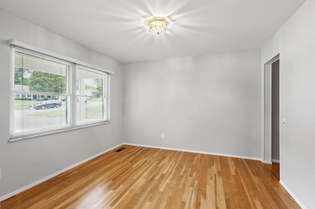 13105 Dartagnan Ct, Creve Coeur, MO 63141 - empty room featuring light wood-type flooring and baseboards