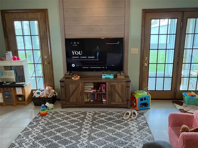 21734 Keyesport Rd, Carlyle, IL 62253 - living area featuring tile patterned flooring