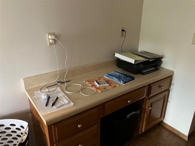 21734 Keyesport Rd, Carlyle, IL 62253 - detailed view of an office area