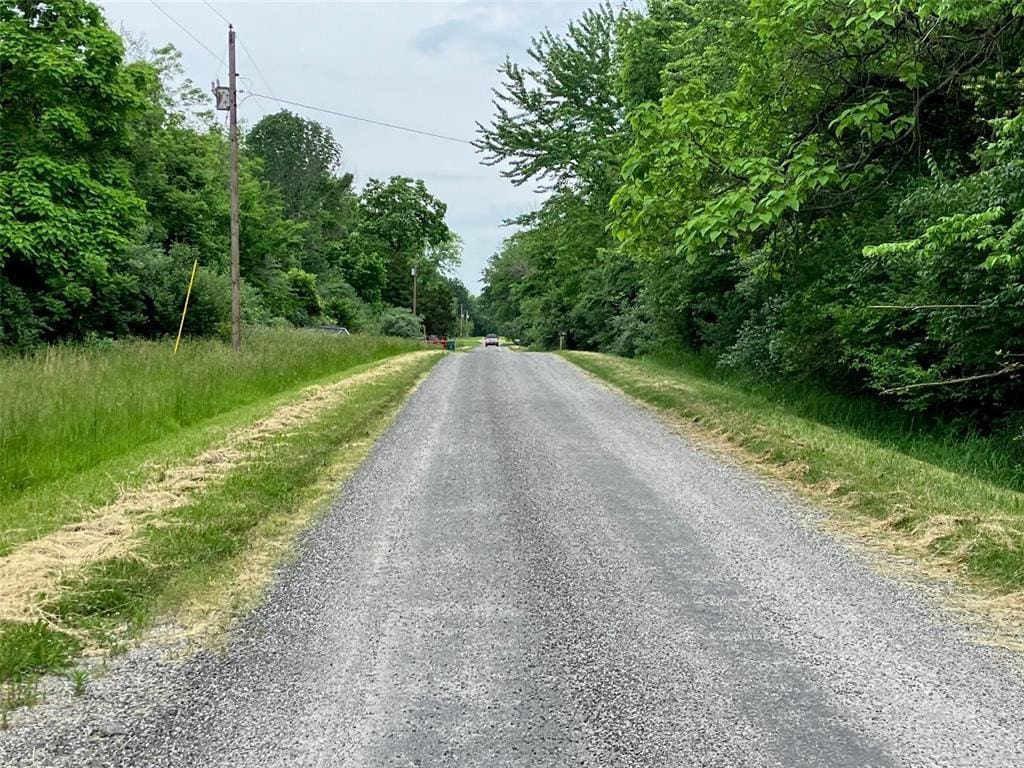 0 Redwood St, Carlyle, IL 62231