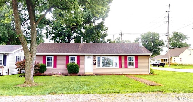 1350 Norwood Dr, Granite City, IL 62040 - ranch-style house with a front yard