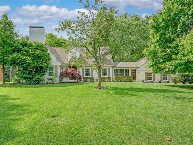 211 Country Club Ln, Belleville, IL 62223 - view of front of house featuring a front lawn