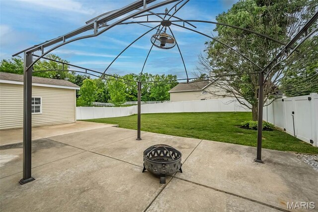 403 Autumn Farms Ct, Wentzville, MO 63385 - fenced backyard with a patio area