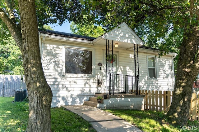 108 Tomlinson St, East Alton, IL 62024 - view of bungalow-style home