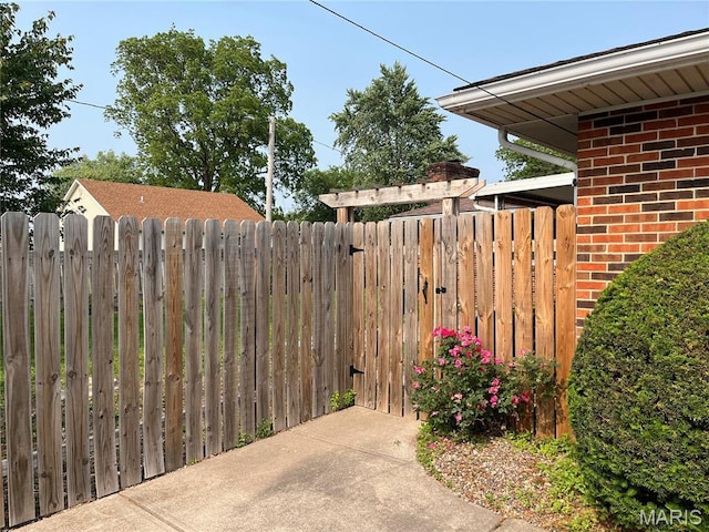 1319 W Main St, Bowling Green, MO 63334 - view of patio / terrace