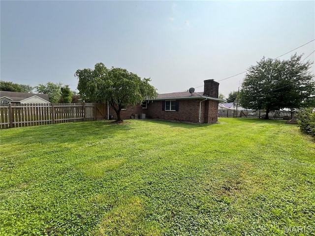 1319 W Main St, Bowling Green, MO 63334 - view of yard with central AC unit