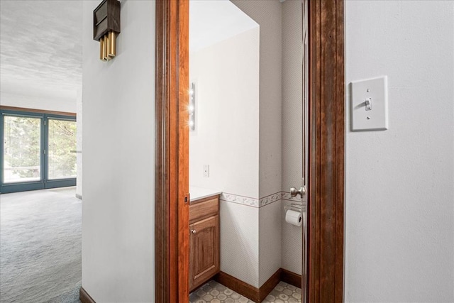 513 Matthews Ln, Waterloo, IL 62298 - hall featuring baseboards