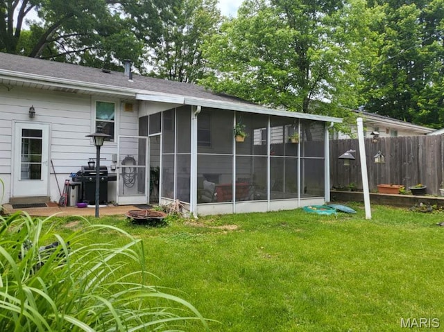 14 Banbury Ct, Crestwood, MO 63126 - rear view of house featuring a sunroom