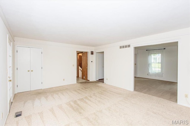 1461 Oak Bluff Ln, Kirkwood, MO 63122 - unfurnished room featuring carpet flooring