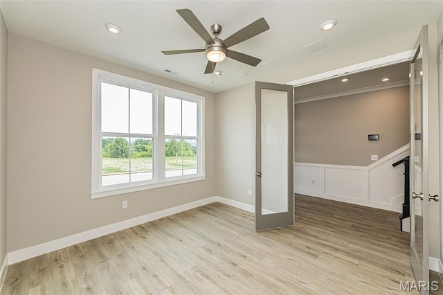 8919 E Gateway Hts Unit 94-804, Richmond Heights, MO 63144 - unfurnished bedroom with light wood finished floors, baseboards, recessed lighting, and a ceiling fan