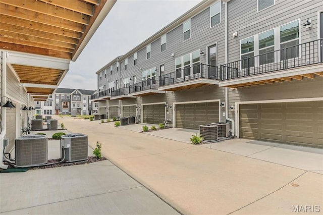 8919 E Gateway Hts Unit 94-804, Richmond Heights, MO 63144 - view of concrete road