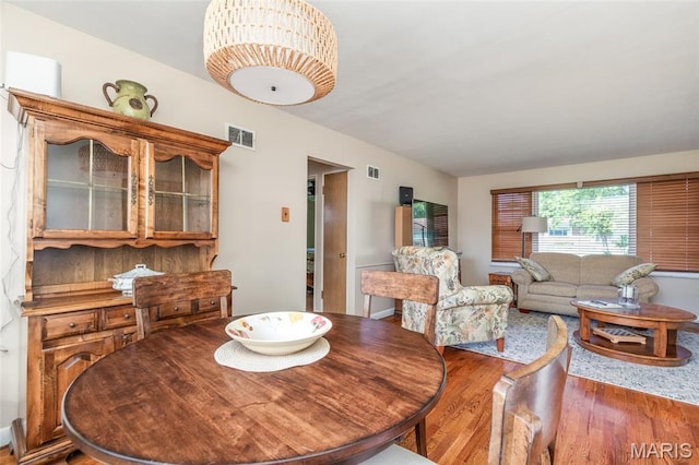 4319 Sinnwell Dr, Saint Louis, MO 63123 - dining space with wood finished floors