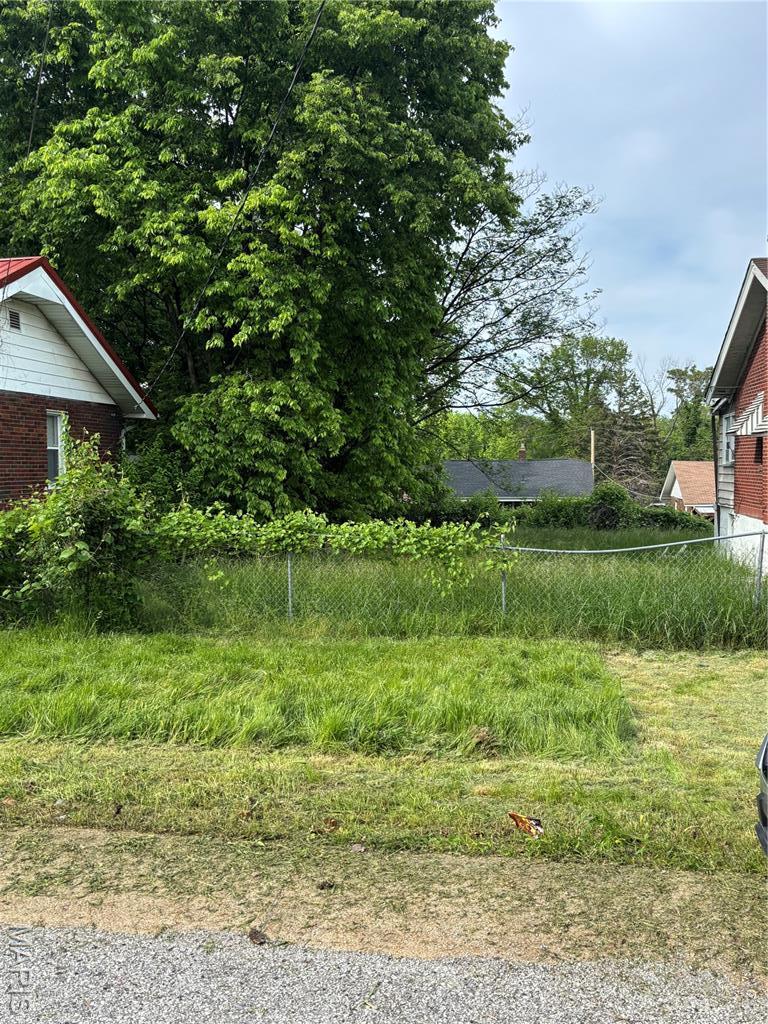 7337 Doncaster Dr, Pagedale, MO 63133 - photo 2