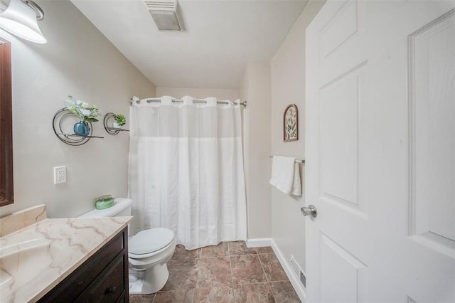 1707 S Mcarthur Ave, Salem, MO 65560 - bathroom with vanity, toilet, baseboards, and a shower with shower curtain