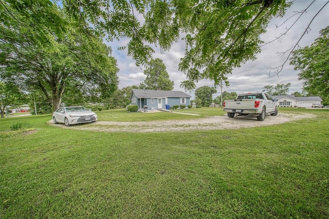1707 S Mcarthur Ave, Salem, MO 65560 - view of green lawn featuring driveway