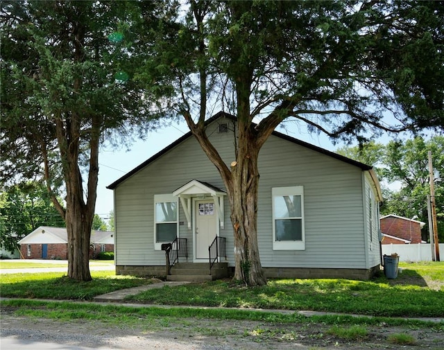 300 W Baker St, Gillespie, IL 62033 - view of front of property with a front yard