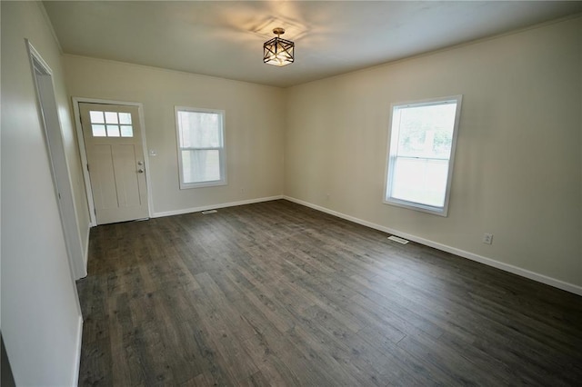 300 W Baker St, Gillespie, IL 62033 - entrance foyer with dark wood-style floors and baseboards