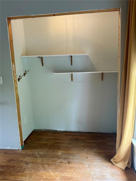 10321 Old 79, Hannibal, MO 63401 - view of closet