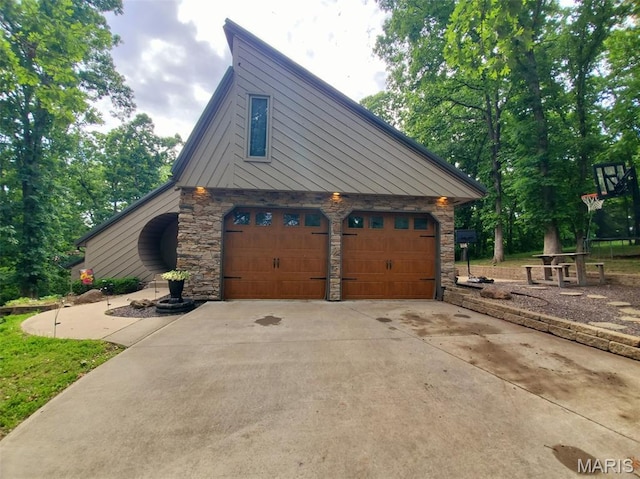 3 Janney Cir, Canton, MO 63435 - garage with concrete driveway
