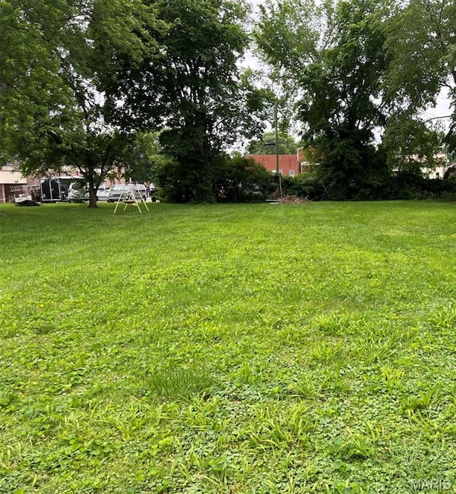 218 E N St, Staunton, IL 62088