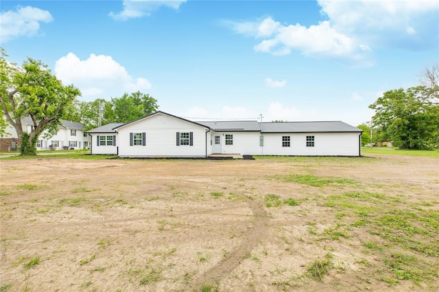 702 E Warren St, Bunker Hill, IL 62014 - view of rear view of house