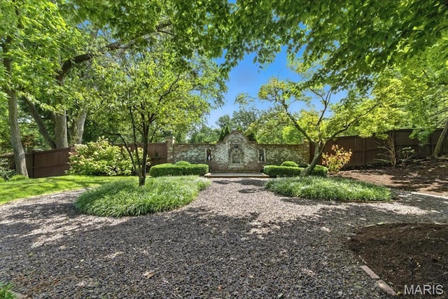 32 Woodoaks Trl, Ladue, MO 63124 - view of fenced backyard
