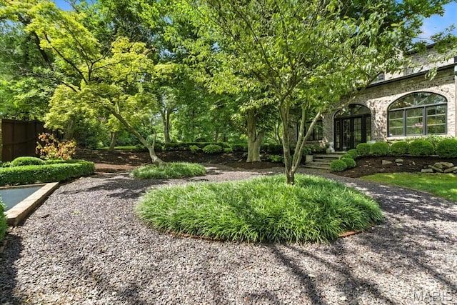 32 Woodoaks Trl, Ladue, MO 63124 - view of yard