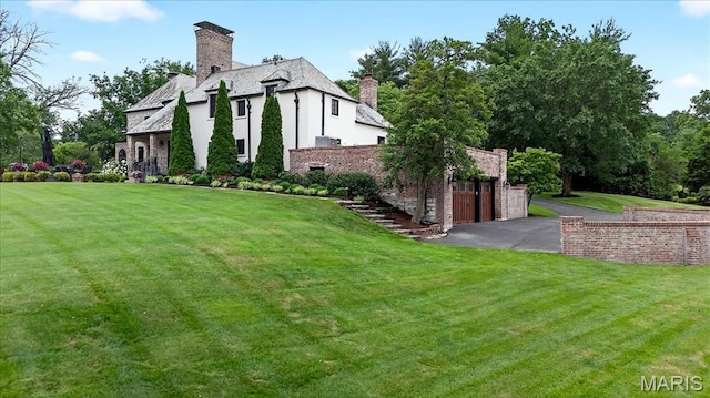 32 Woodoaks Trl, Ladue, MO 63124 - view of grassy yard