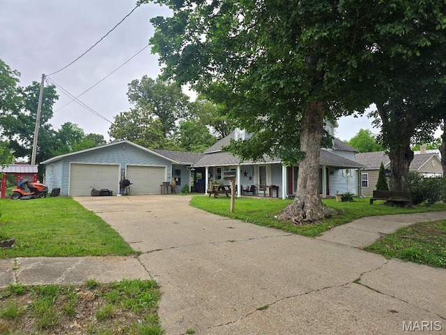 346 S Locust St, Dexter, MO 63841 - single story home featuring a front yard and a porch