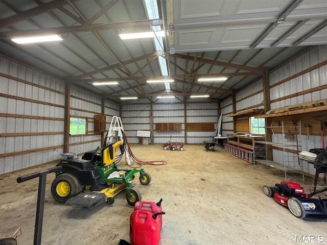8847 State Route 14th Hwy, Duquoin, IL 62832 - garage with metal wall