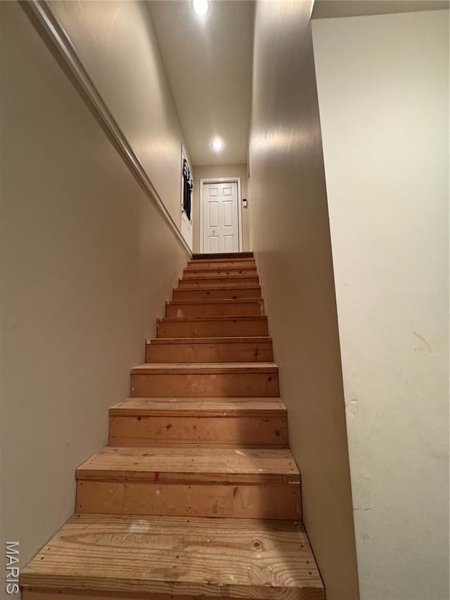 8847 State Route 14th Hwy, Duquoin, IL 62832 - stairway featuring recessed lighting