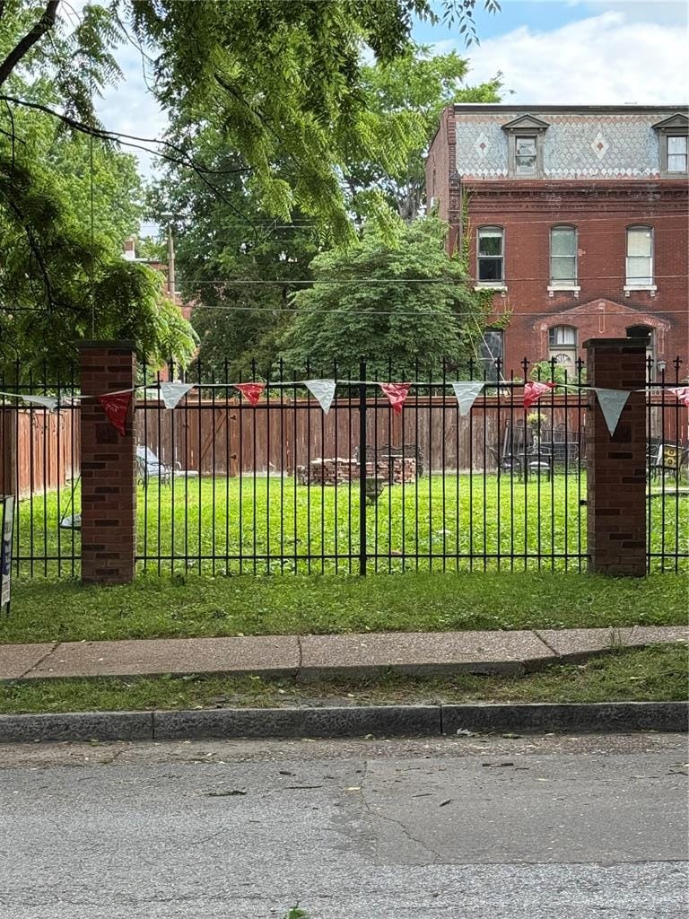 2019 Lynch St, Saint Louis, MO 63118