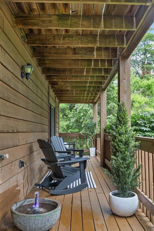 15017 Baxter Vlg Unit B, Chesterfield, MO 63017 - view of wooden deck