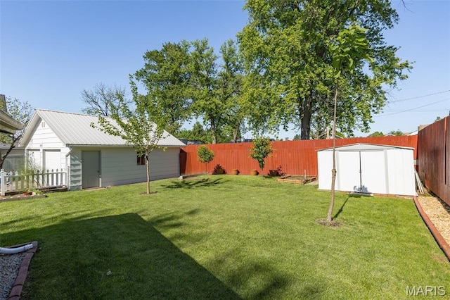 406 N Division St, Bonne Terre, MO 63628 - view of yard