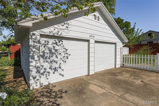 406 N Division St, Bonne Terre, MO 63628 - view of detached garage
