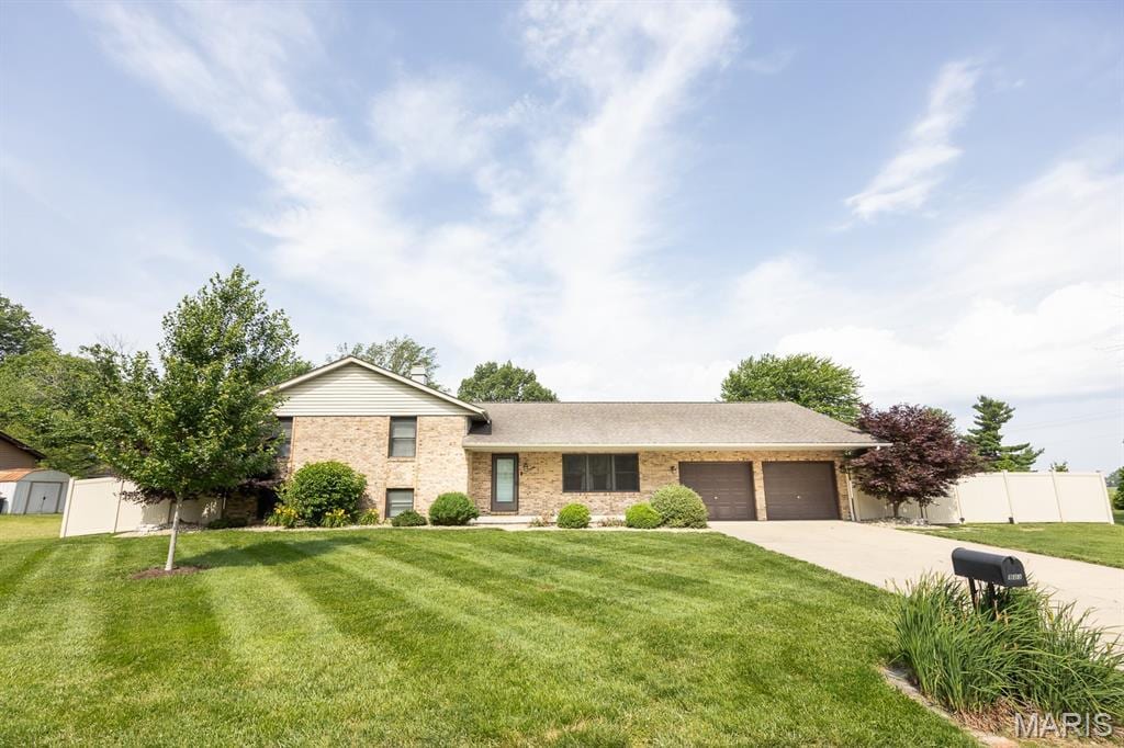 823 N 1st St, Mascoutah, IL 62258
