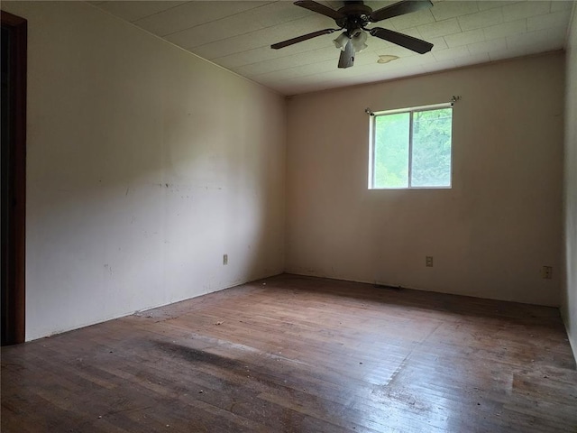 1505 Dale St, Van Buren, MO 63965 - spare room featuring hardwood / wood-style floors and ceiling fan