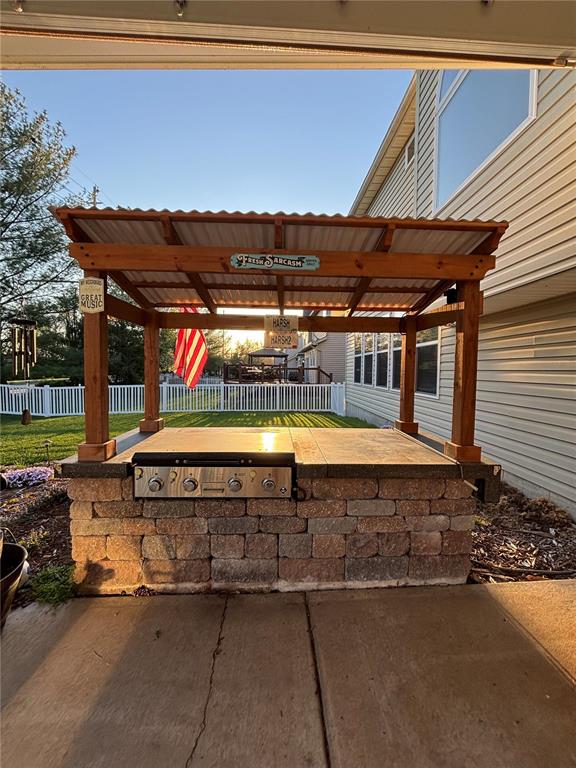 1002 Brook Mont Dr, Ofallon, MO 63366 - view of patio