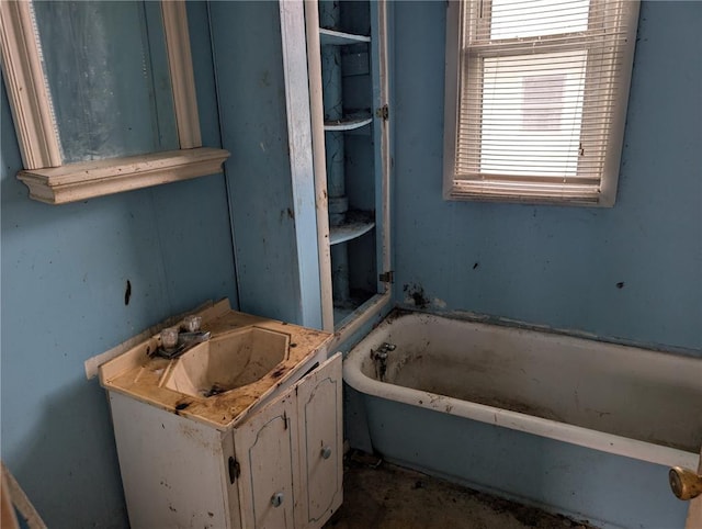 115 W Maple St, Gillespie, IL 62033 - full bathroom featuring a tub and vanity