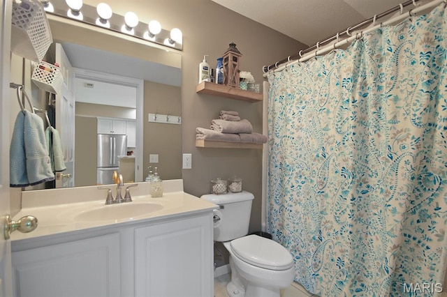 4800 Eagleview Dr Unit 113B, Osage Beach, MO 65065 - full bath featuring toilet, vanity, and a shower with curtain