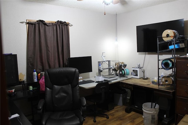 20143 State Highway 34, Piedmont, MO 63957 - office area with wood finished floors, a ceiling fan, and a textured ceiling