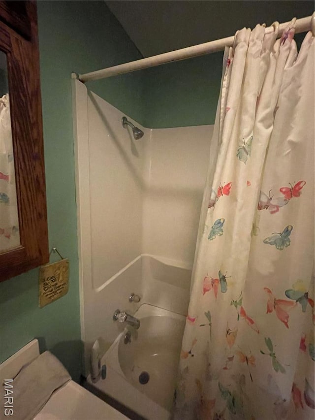 623 County Road 6590, Salem, MO 65560 - bathroom featuring shower / bath combination with curtain