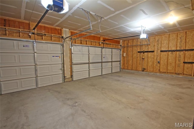 1030 Remington Dr, Imperial, MO 63052 - garage featuring a garage door opener