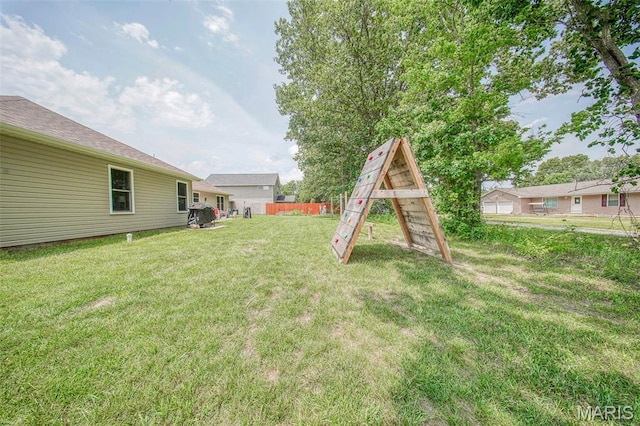 11195 Lexington Ln, Rolla, MO 65401 - view of green lawn