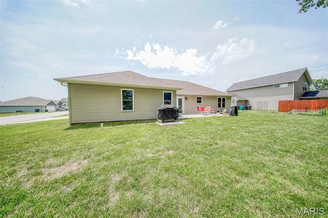 11195 Lexington Ln, Rolla, MO 65401 - rear view of house featuring a patio area