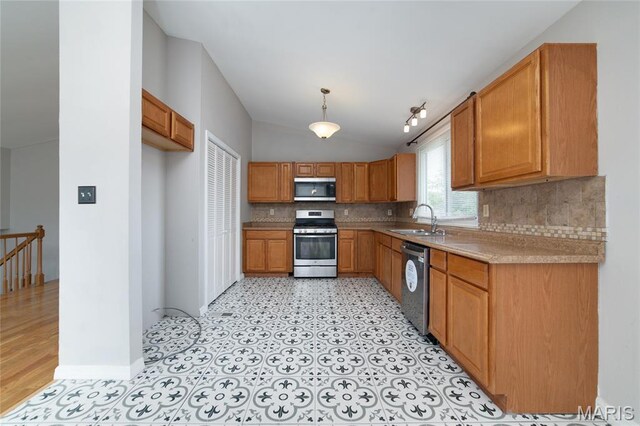 1113 Spencer Rd, Saint Peters, MO 63376