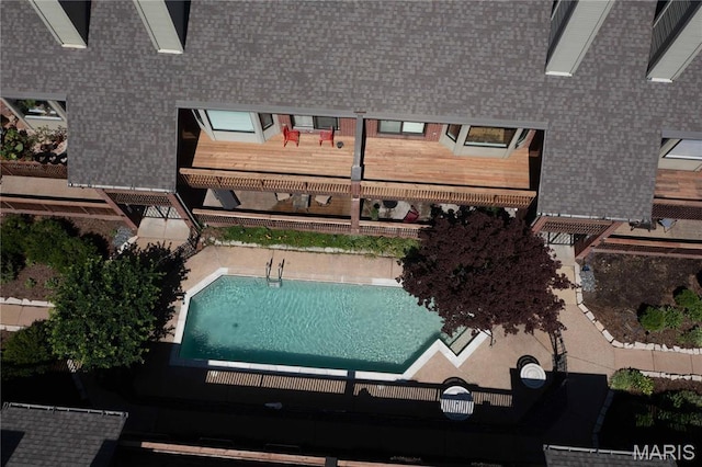 4465 W Pine Blvd Unit 15, Saint Louis, MO 63108 - aerial view of a pool
