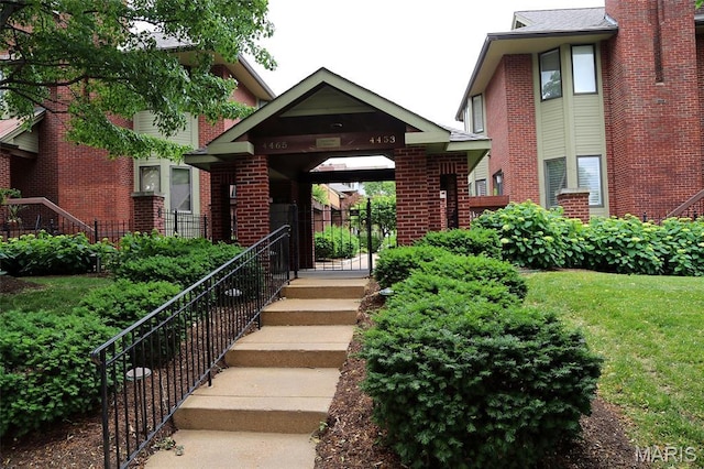 4465 W Pine Blvd Unit 15, Saint Louis, MO 63108 - entrance to property with brick siding and a porch